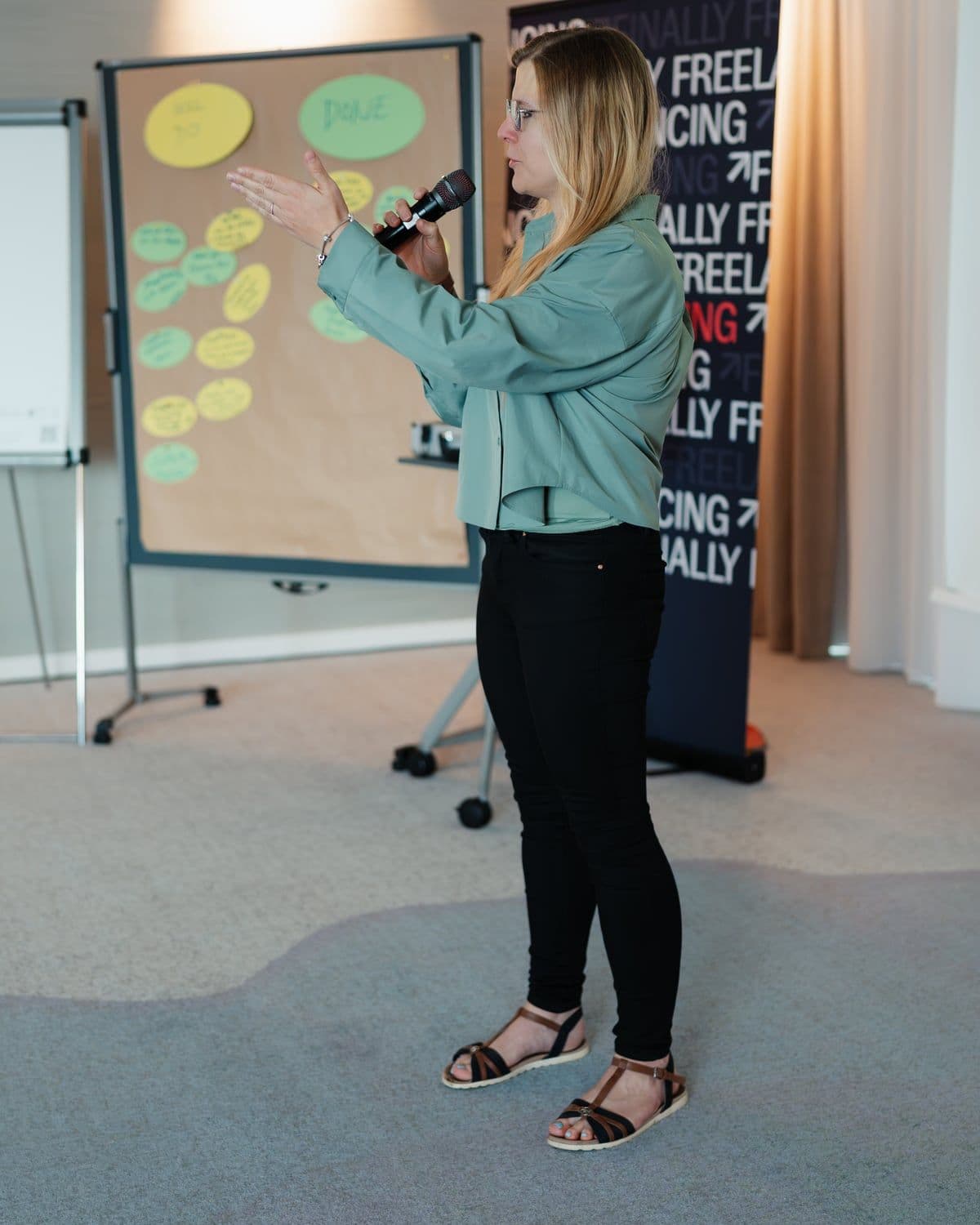 Sandra Weber moderiert einen Workshop